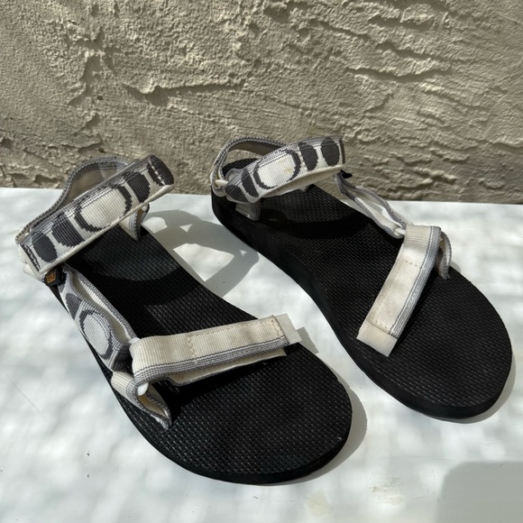 Teva Universal Black and Cream Strap Sandals, 8 - Picture 7 of 7